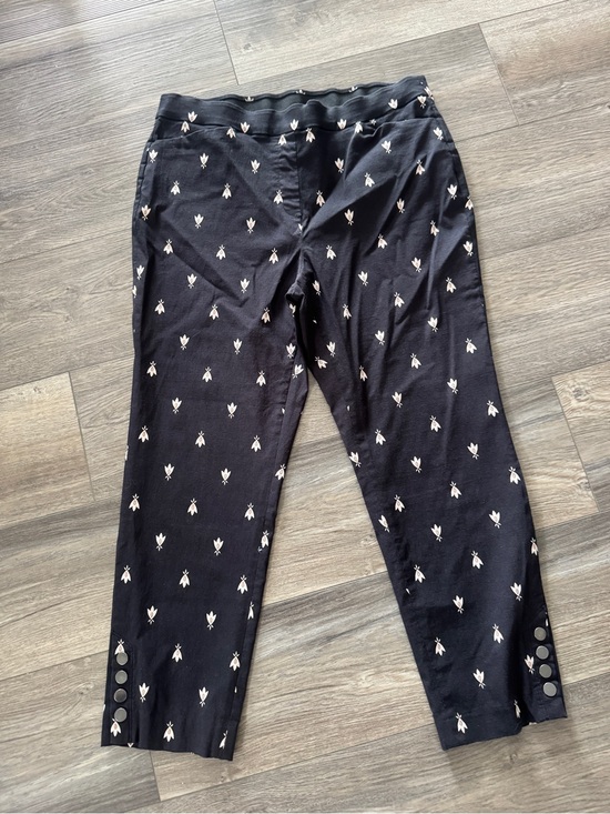 Liz Claiborne Pants - Liz Claiborne Classic Size 12 Black Floral Pull-On Ankle Pants